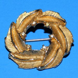 Vintage DuBARRY FA Wreath Brooch Pin Leaves Leaf Rhinestone Fifth Avenue Signed